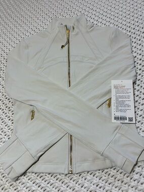 lululemon bone/gold zipper define cropped jacket nulu size 8